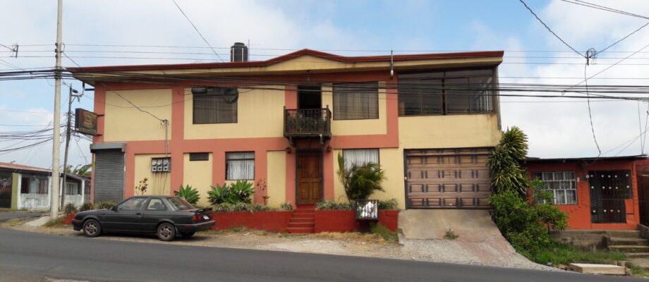 Gran oportunidad propiedad esquinera en San Juan de San Ramón