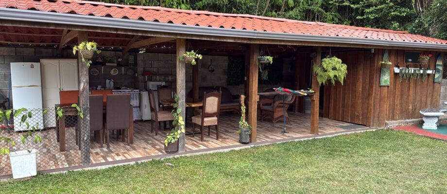 En Venta casa con amplio lote en Piedades Sur, San Ramón