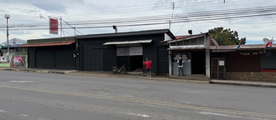 A la venta local comercial en ubicación estrátegica